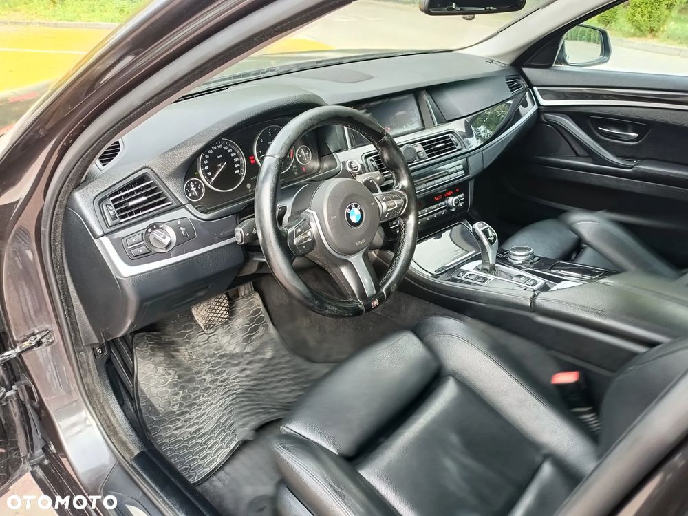 BMW Seria 5 530d xDrive - 13