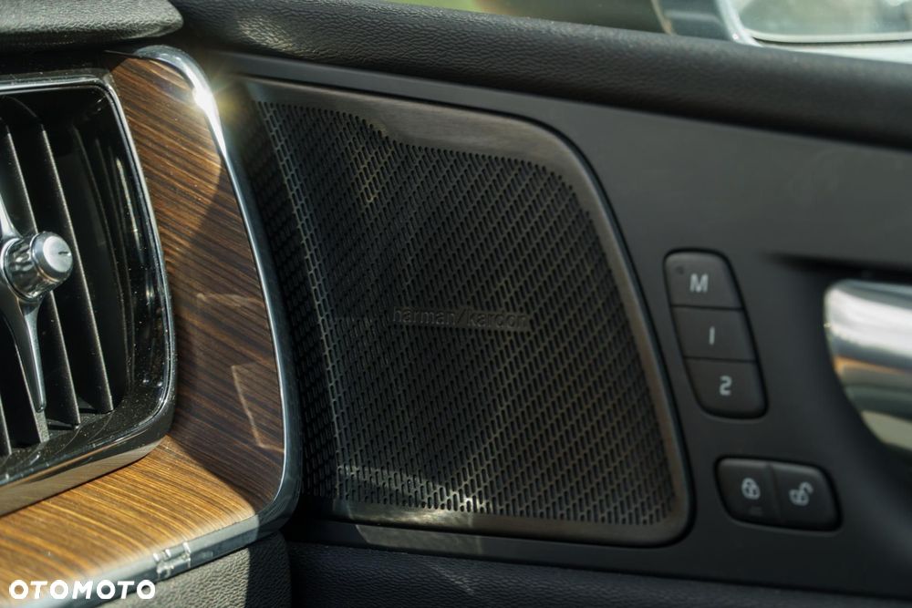 Volvo XC 60 - 32