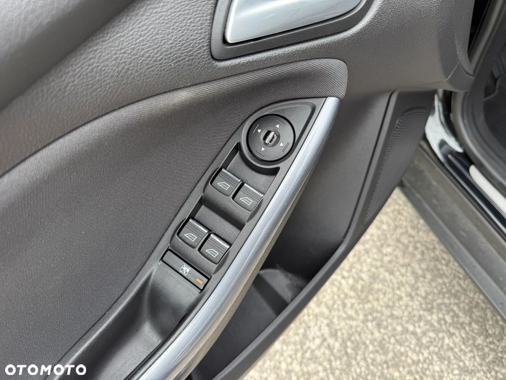 Ford Focus SW 1.0 EcoBoost Titanium - 24