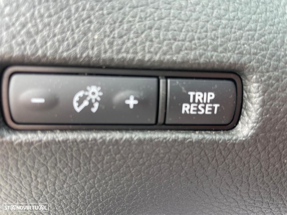 Nissan Qashqai 1.5 dCi N-Connecta 18 - 19