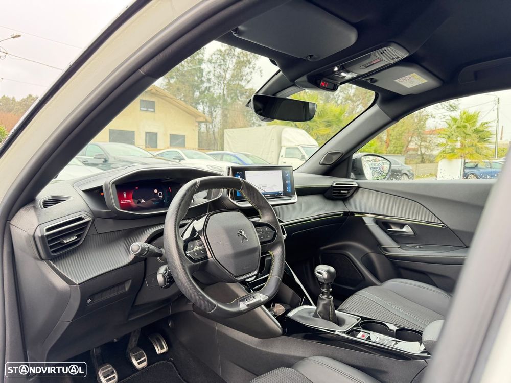 Peugeot 2008 1.2 PureTech GT Line - 35