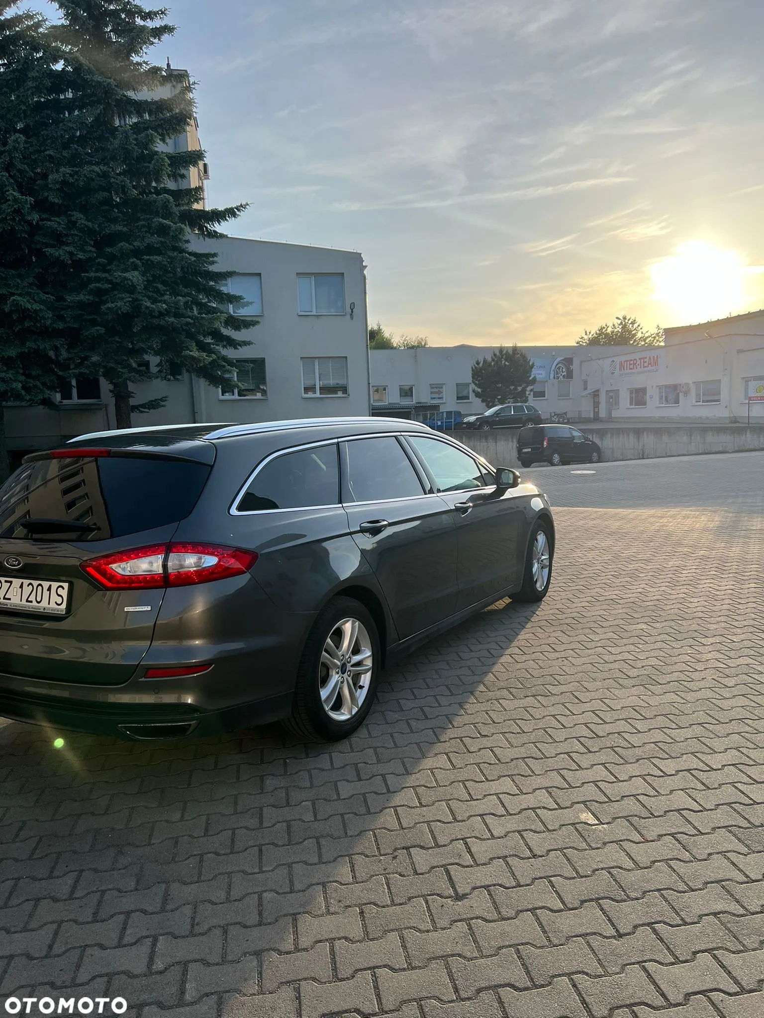 Ford Mondeo 2.0 EcoBoost Titanium - 10