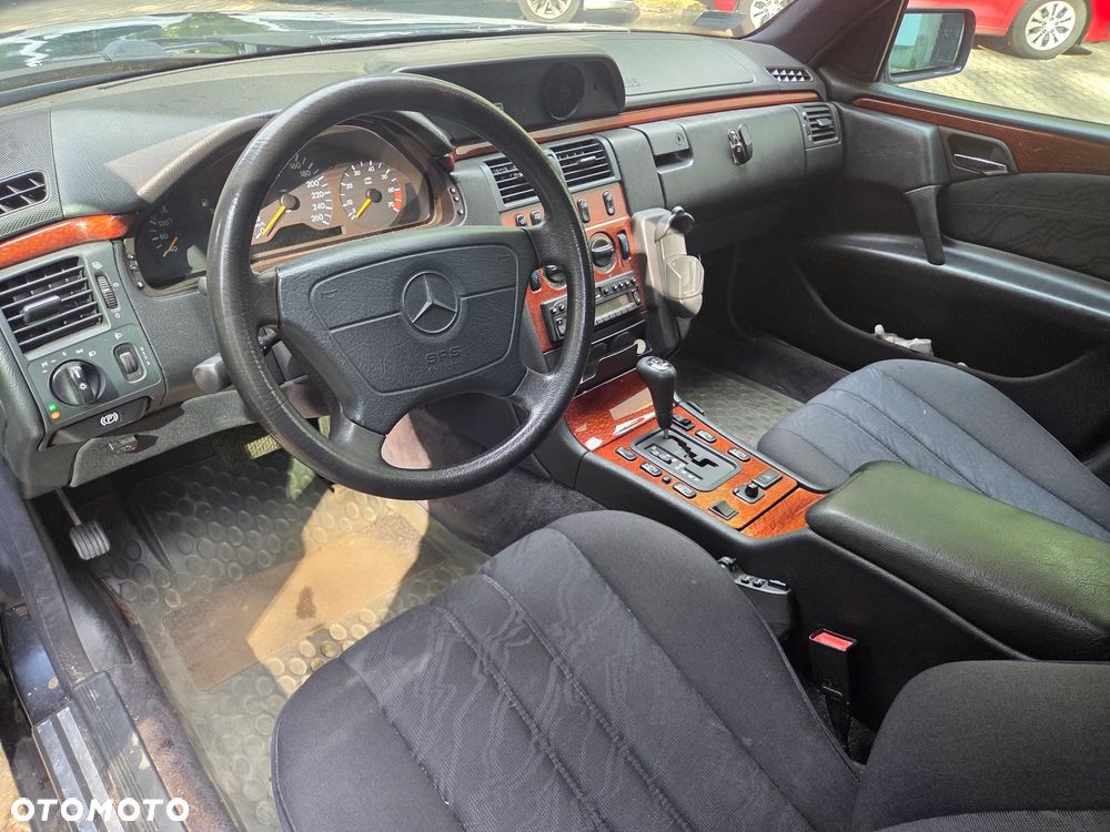 Mercedes-Benz Klasa E 280 4-Matic Avantgarde - 6