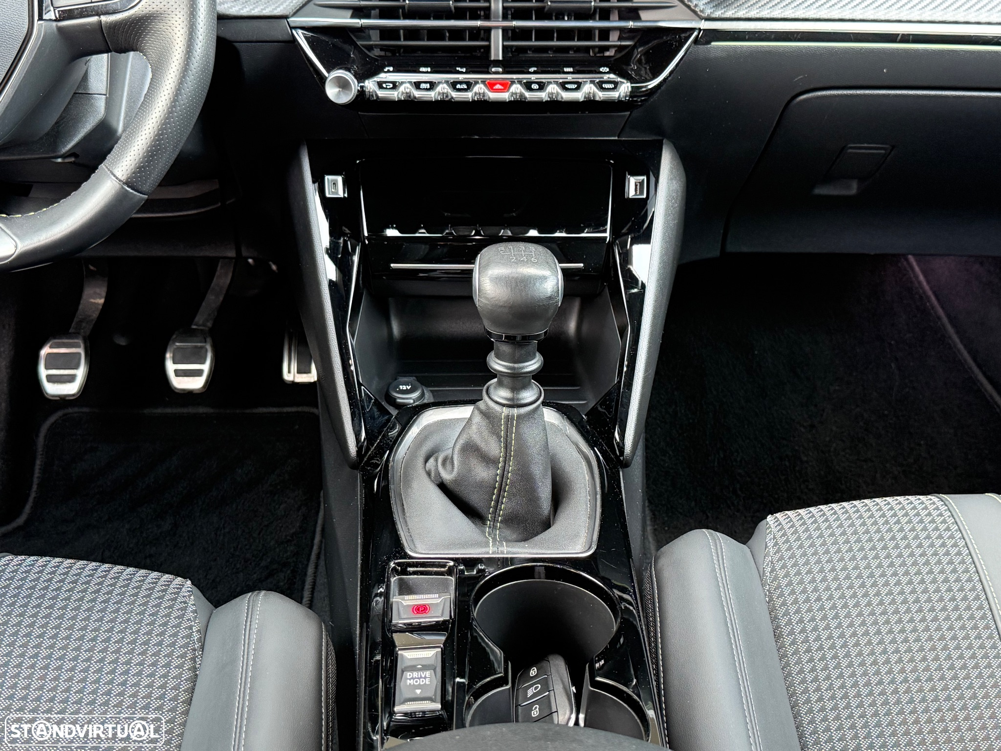 Peugeot 2008 1.2 PureTech GT Line - 35