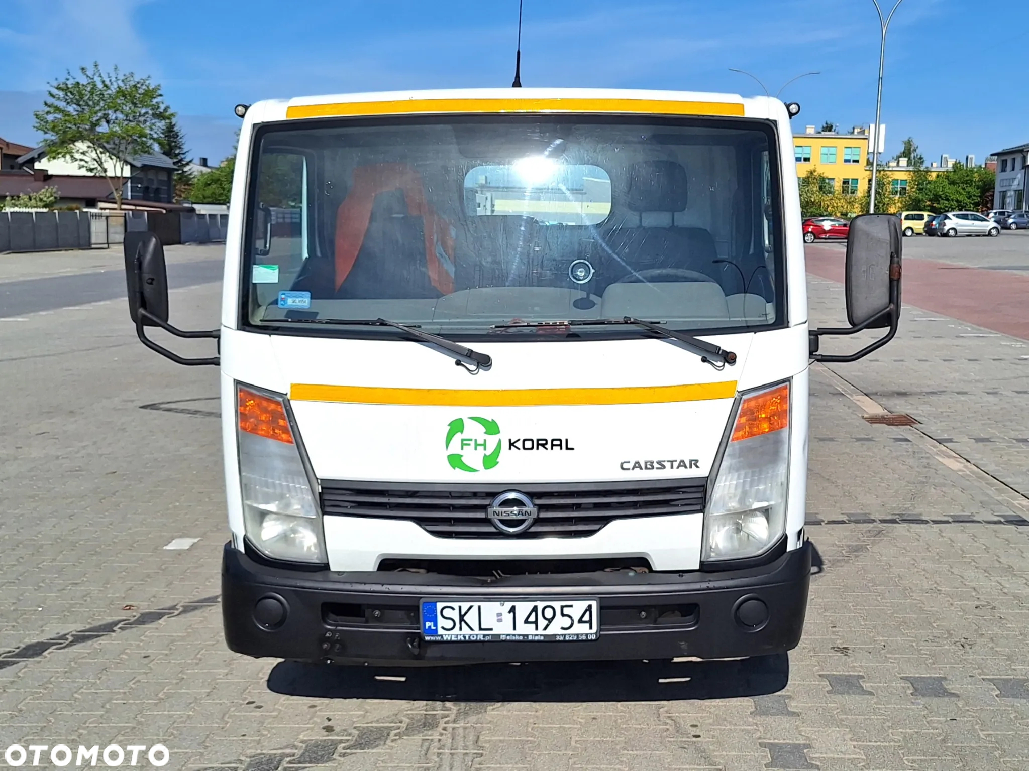 Nissan CABSTAR - 2