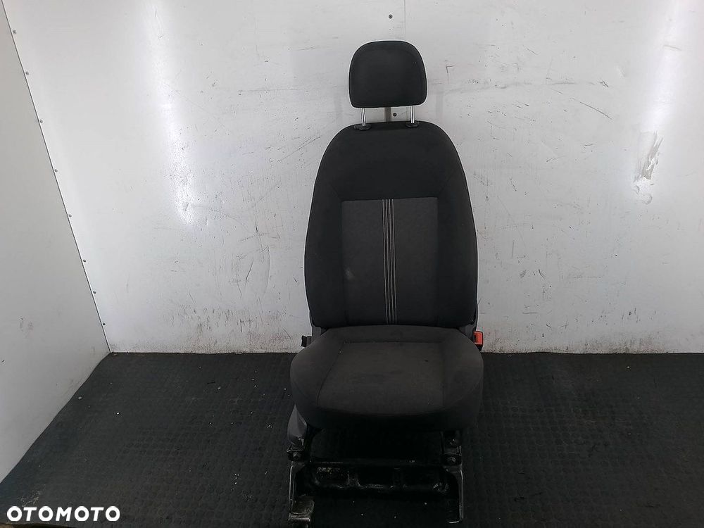 FOTEL PRAWY PASAŻERA FIAT FIORINO IV - 1