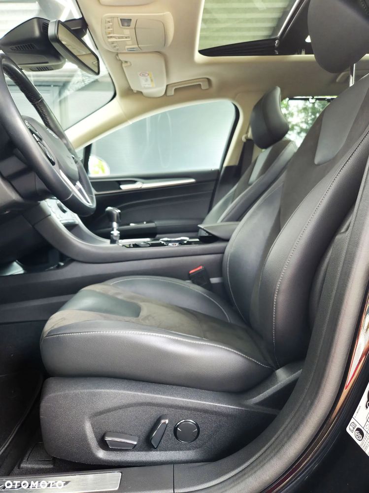 Ford Mondeo - 34