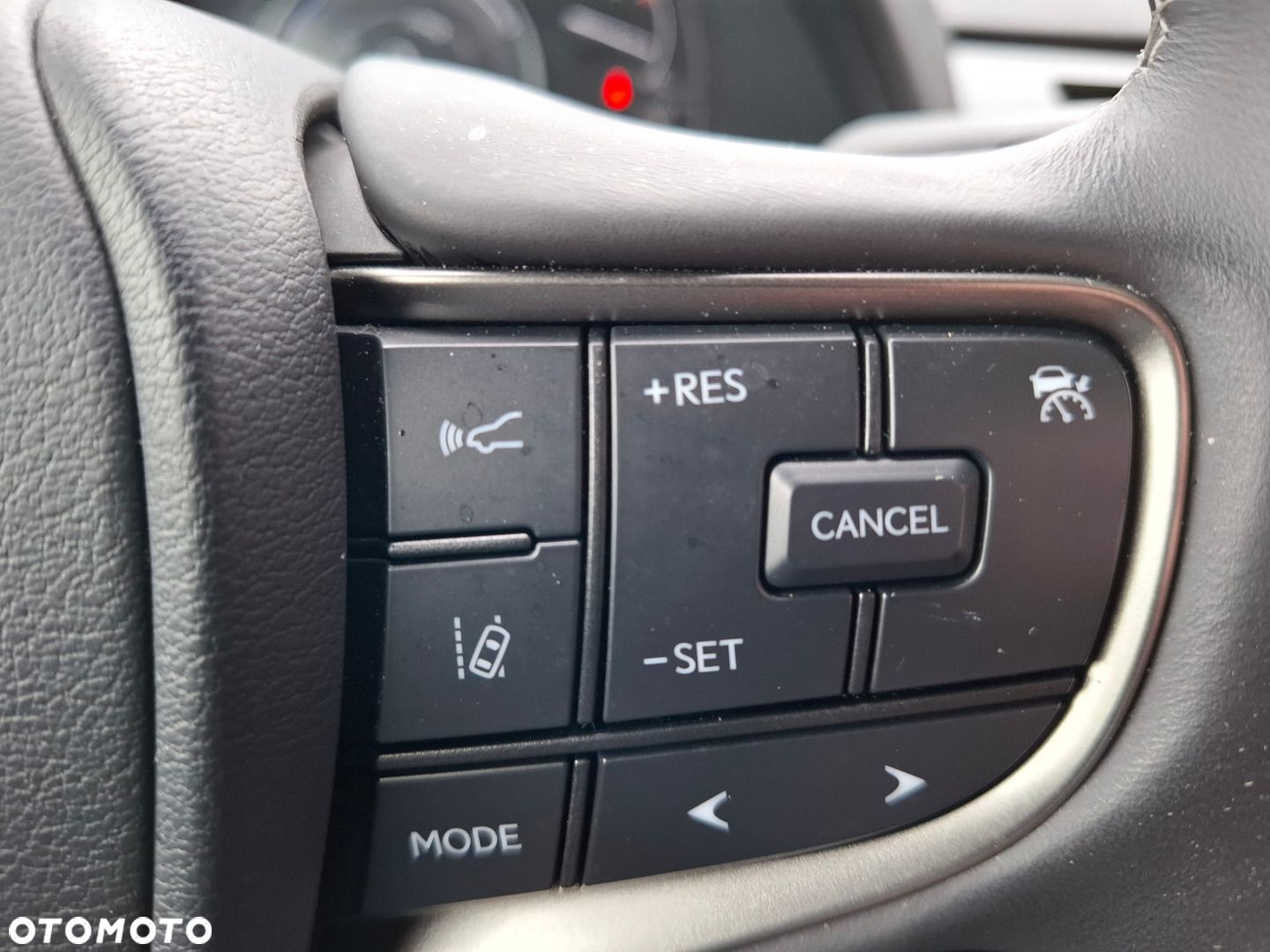 Lexus UX 250h GPF F Impression 2WD - 35