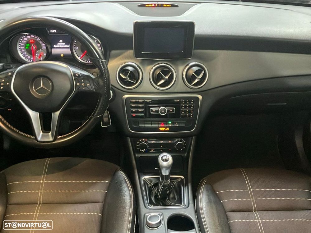 Mercedes-Benz GLA 180 CDI Urban - 12