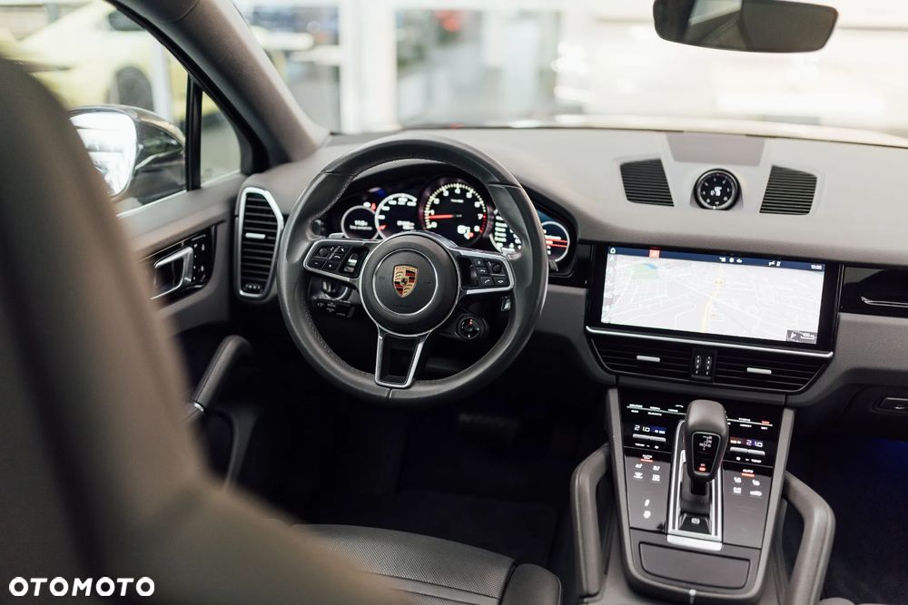 Porsche Cayenne Standard - 19