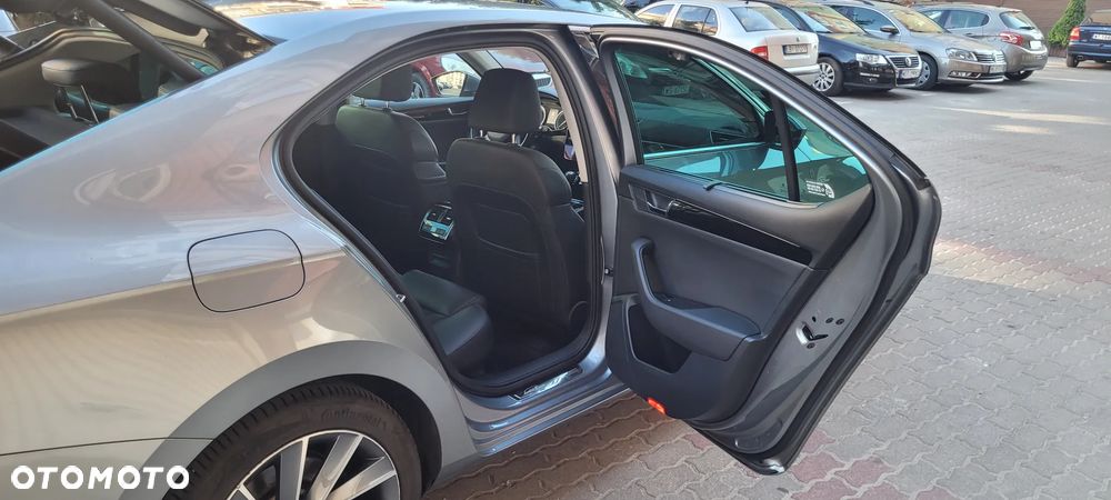 Skoda Superb 2.0 TSI 4x4 L&K DSG - 19