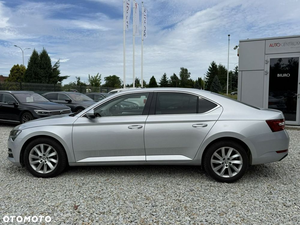 Skoda Superb 2.0 TDI SCR Ambition - 5