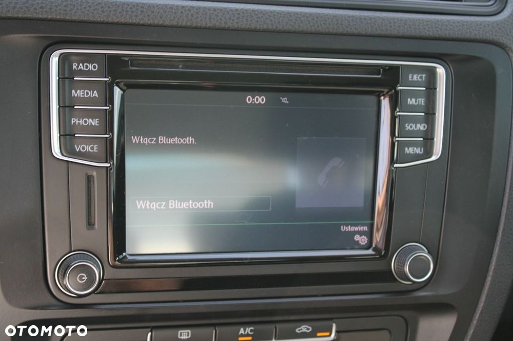 Volkswagen Jetta - 24