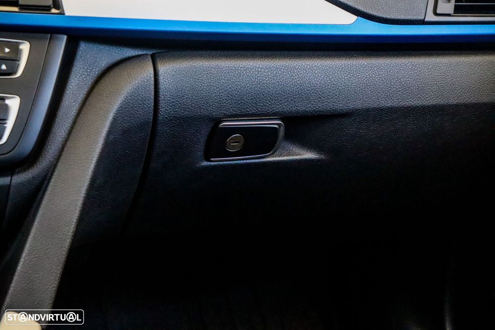 BMW 320 d Auto Pack M - 27