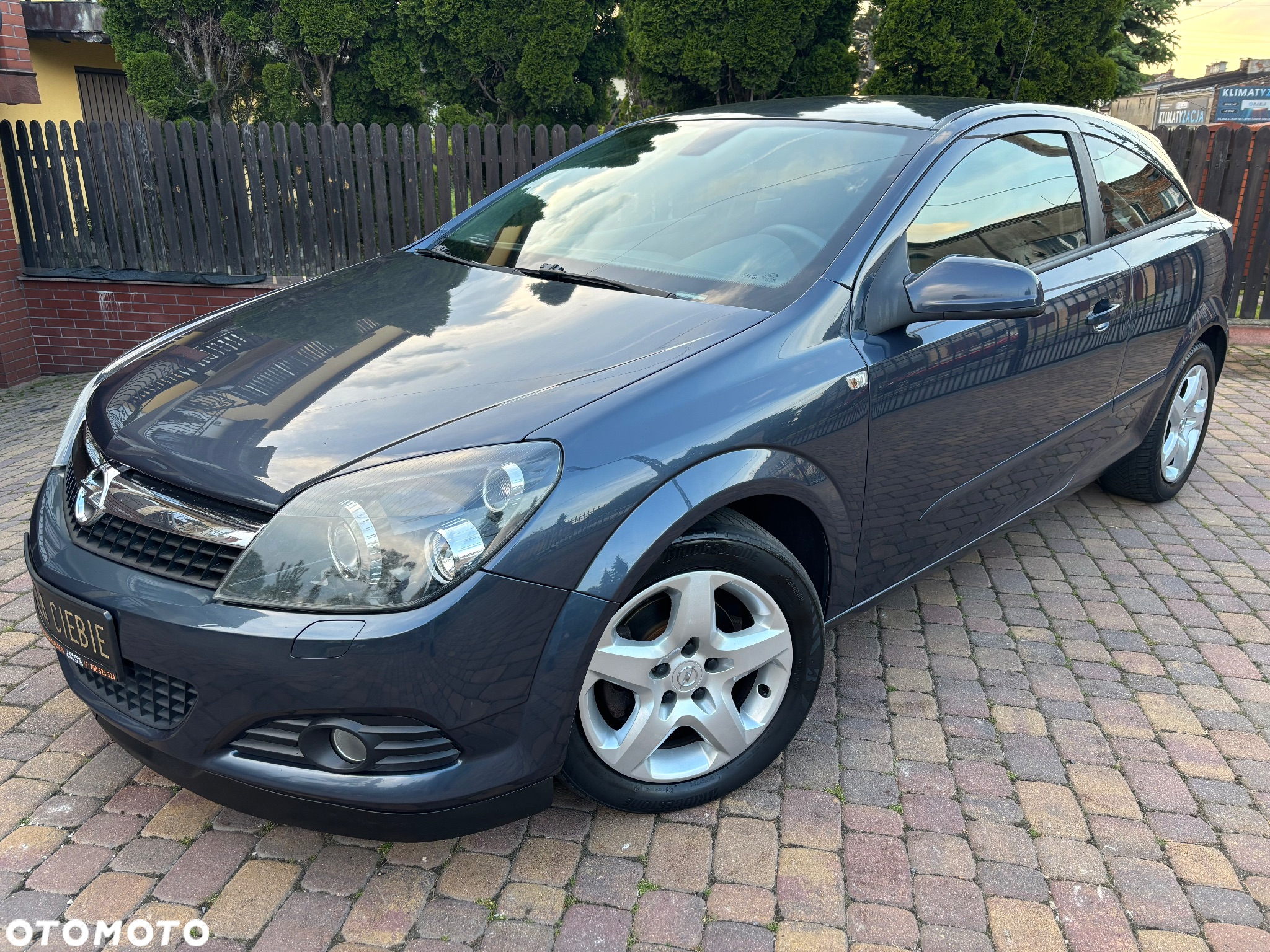 Opel Astra GTC 1.4 Cosmo - 14