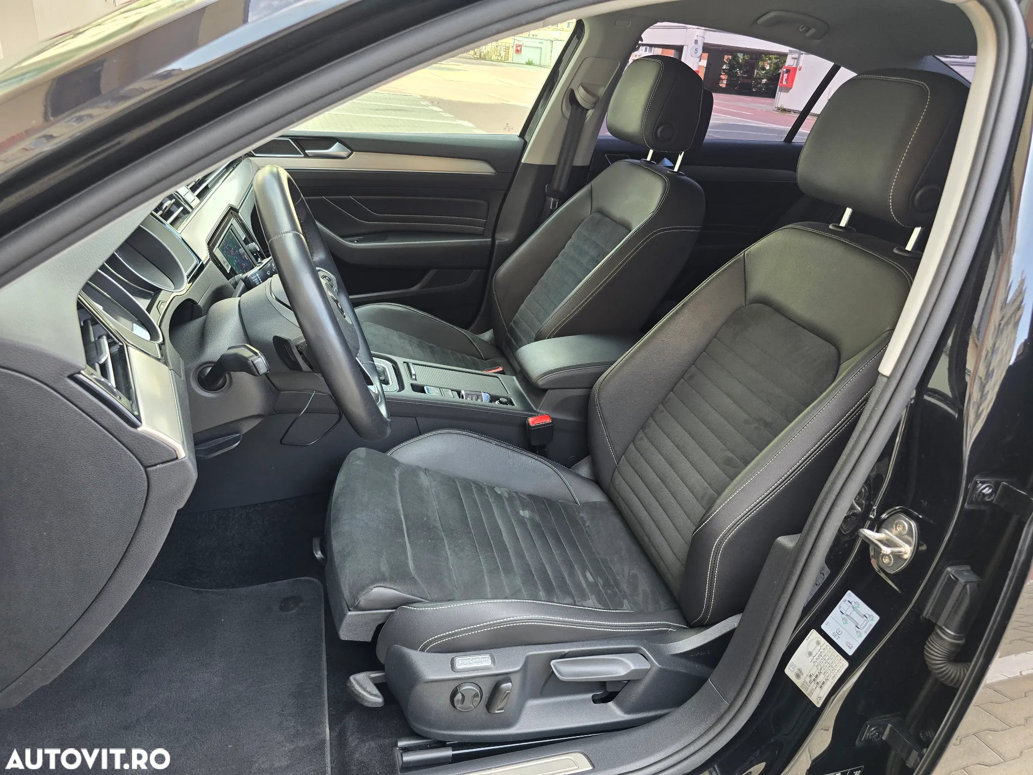 Volkswagen Passat 2.0 TDI DSG Highline - 10