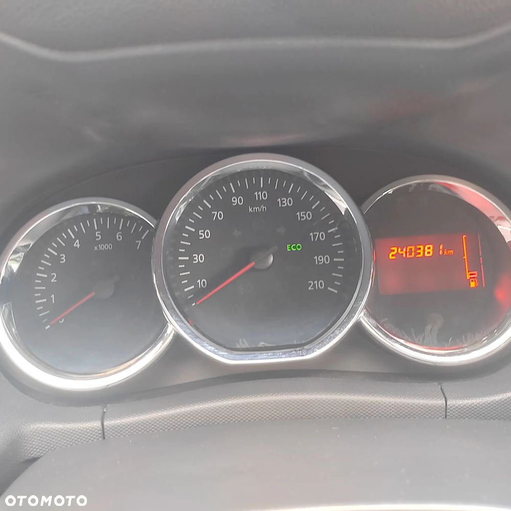 Dacia Duster 1.6 SCe Laureate S&S - 9