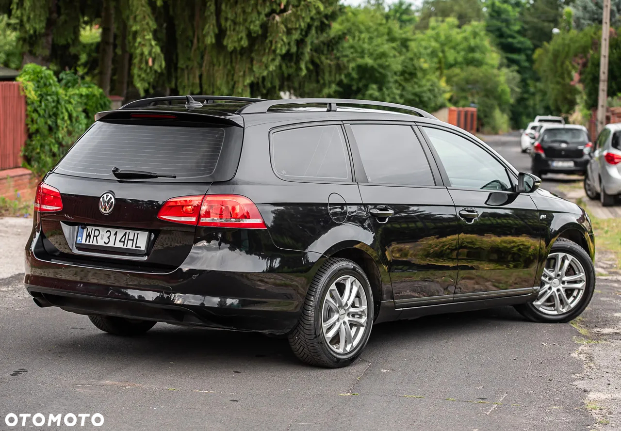 Volkswagen Passat - 4