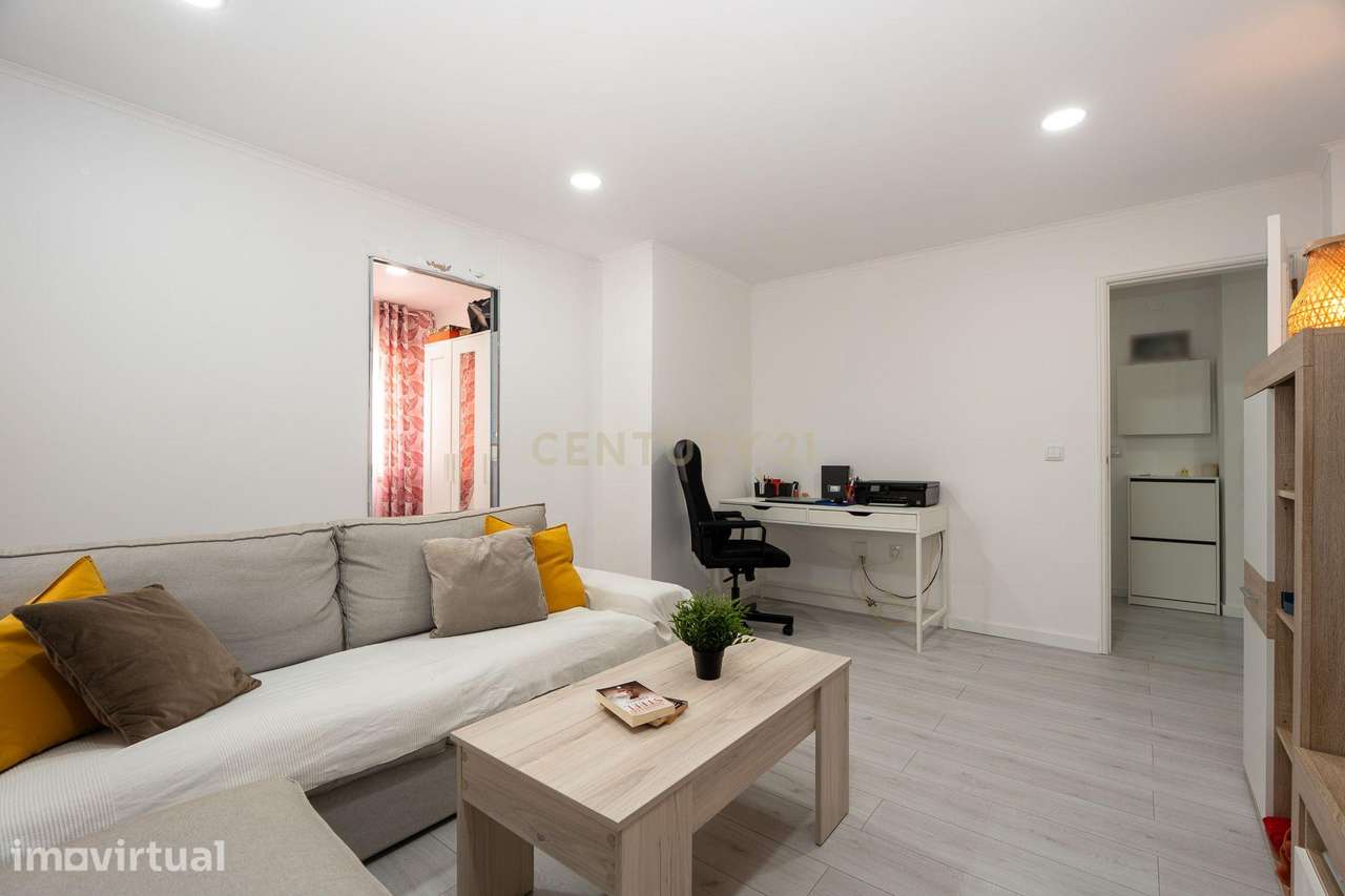** ESPECTACULAR APARTAMENTO T2 REMODELADO EM ALHOS VEDROS ** - Grande imagem: 2/31