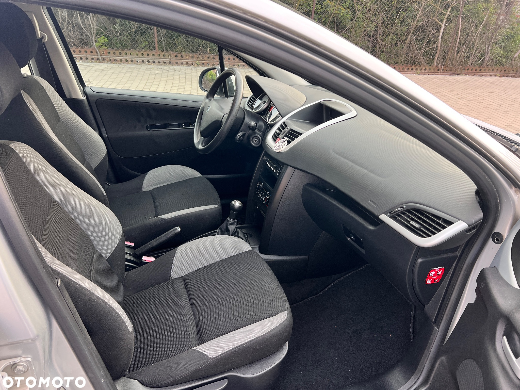 Peugeot 207 - 7