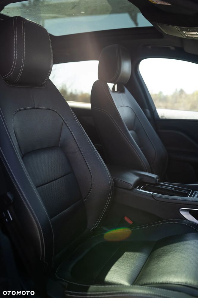 Jaguar F-Pace 2.0 i4D AWD R-Sport - 19