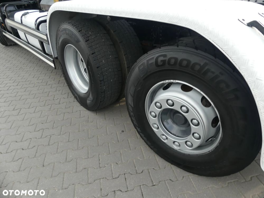 DAF XF 106.510 / 6x2 / HAKOWIEC / RETARDER / EURO 6 / OŚ SKRĘTNA / - 10