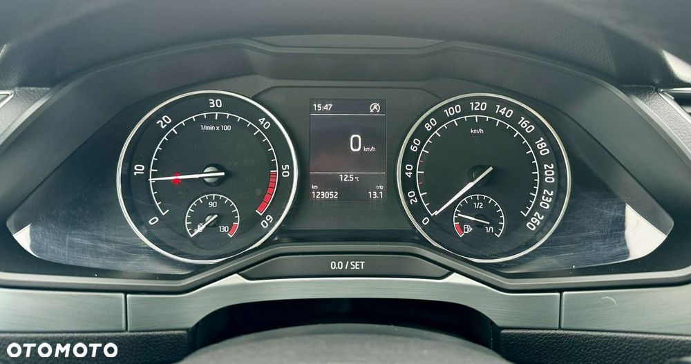 Skoda Superb 2.0 TDI SCR Ambition - 27
