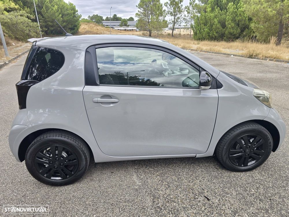 Toyota iQ 1.4 D-4D - 6
