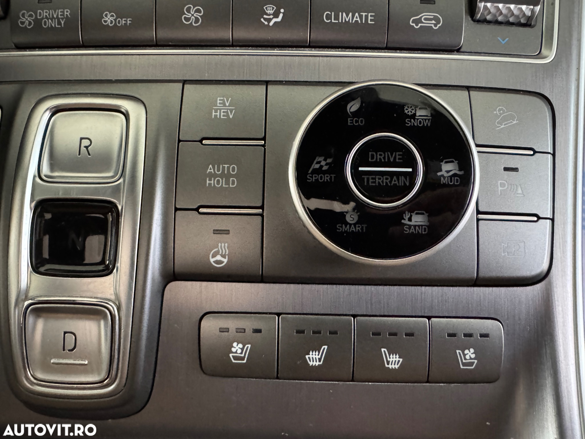 Hyundai Santa Fe 1.6 Plugin-Hybrid 4WD SEVEN Signature - 28