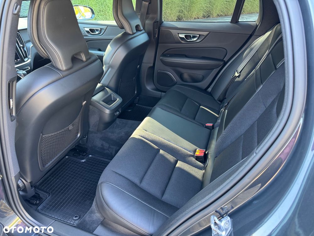 Volvo V60 D3 Geartronic Momentum Pro - 25