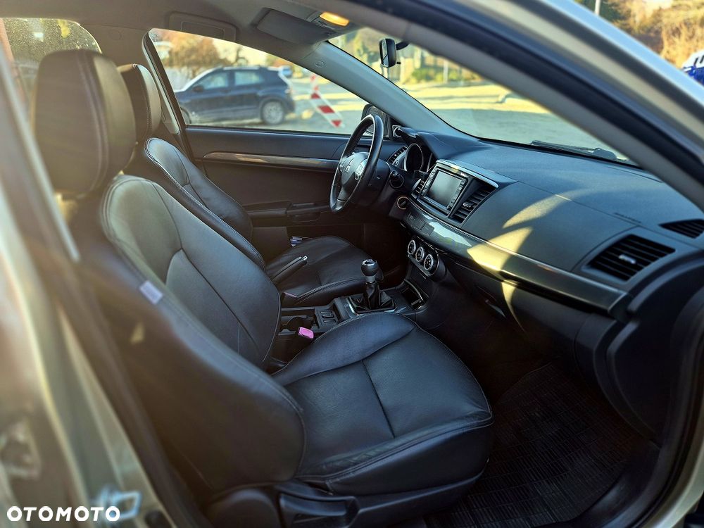 Mitsubishi Lancer - 15