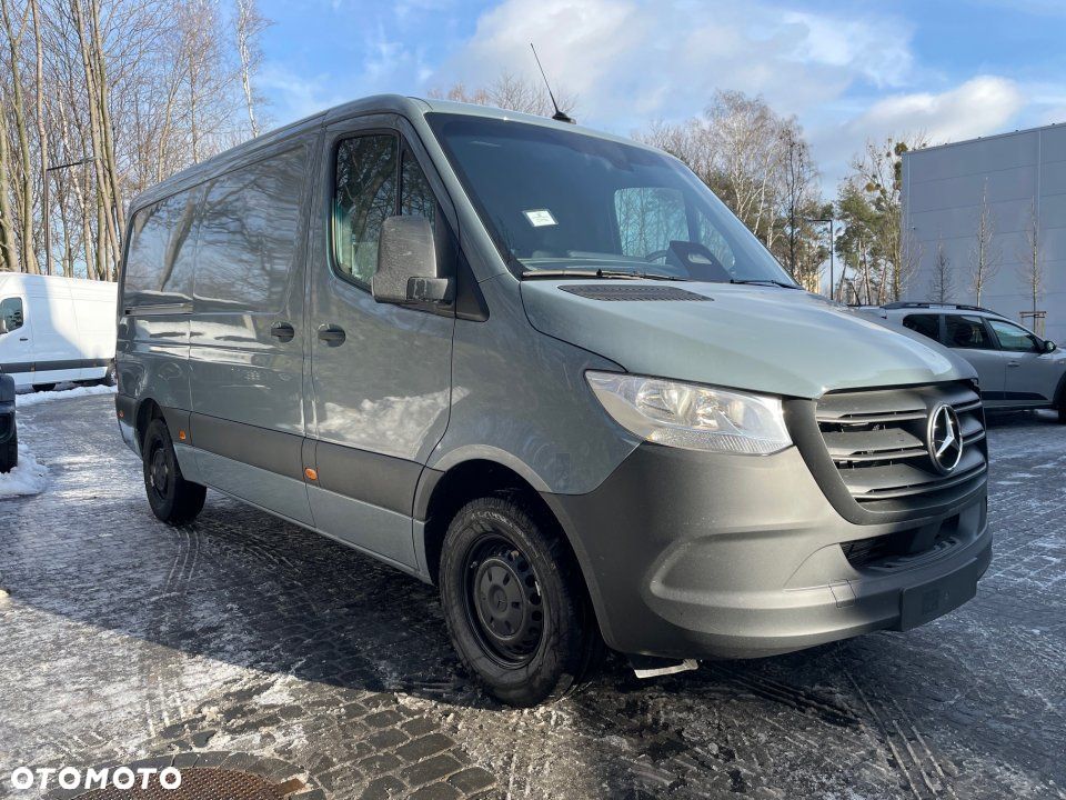 Mercedes-Benz Sprinter - 2