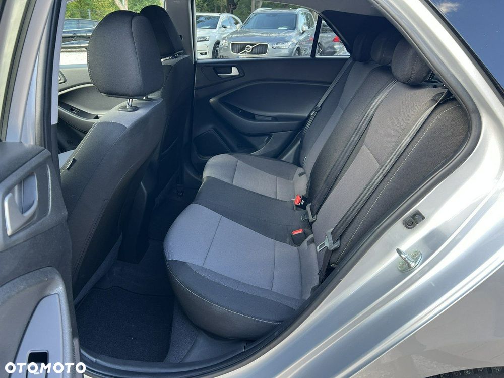 Hyundai i20 - 13
