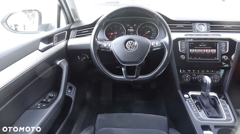 Volkswagen Passat - 31