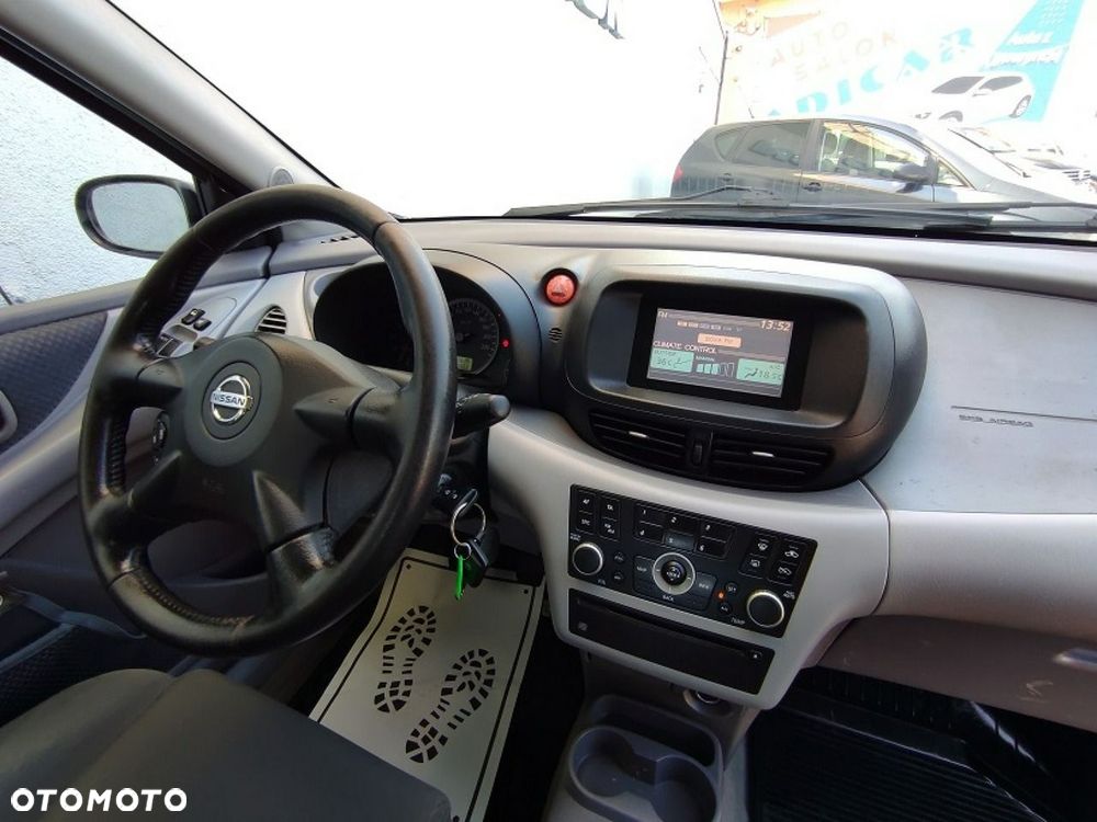 Nissan Almera Tino - 11