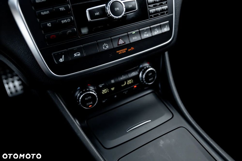 Mercedes-Benz GLA 250 4Matic 7G-DCT AMG Line - 36