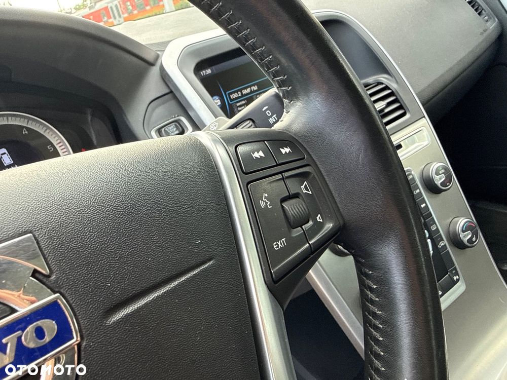 Volvo XC 60 D4 Momentum - 34