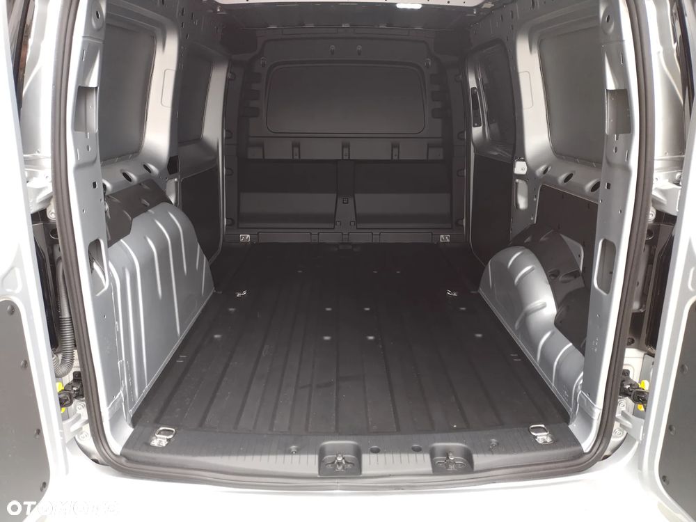 Ford Transit Connect L2 Limited - 6