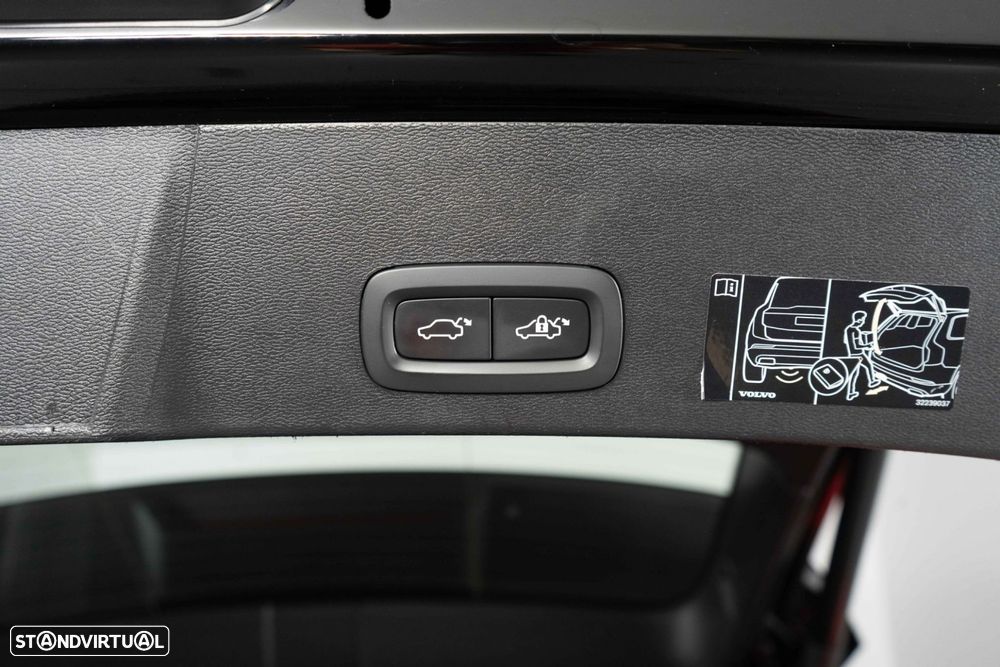 Volvo XC 40 1.5 T5 PHEV Momentum Plus - 21