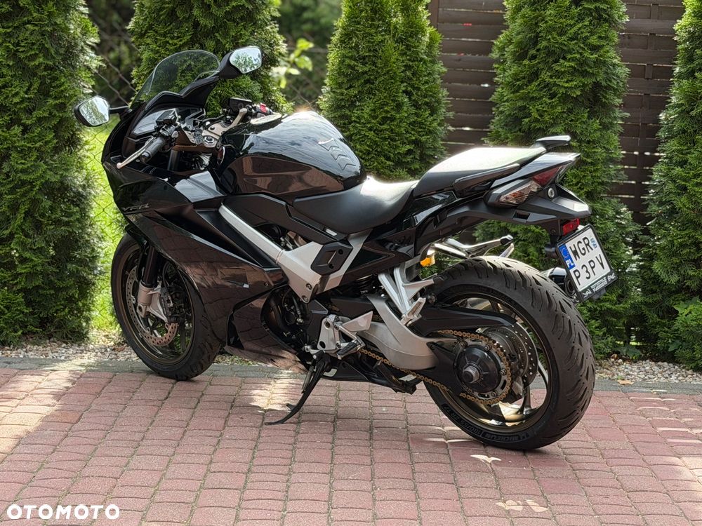 Honda VFR - 8