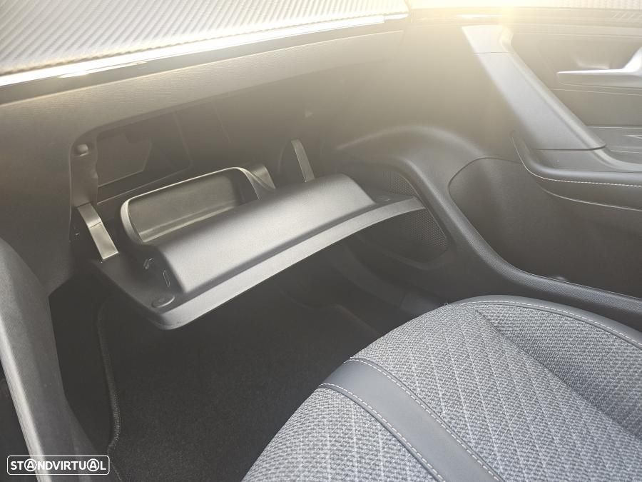 Peugeot 2008 1.2 Hybrid Allure e-DCS6 - 45