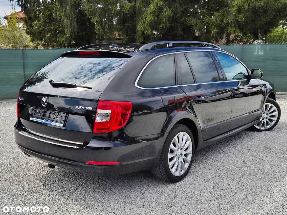 Skoda Superb 2.0 TDI PD DSG Elegance - 8