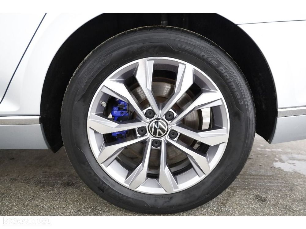 VW Passat Variant - 27
