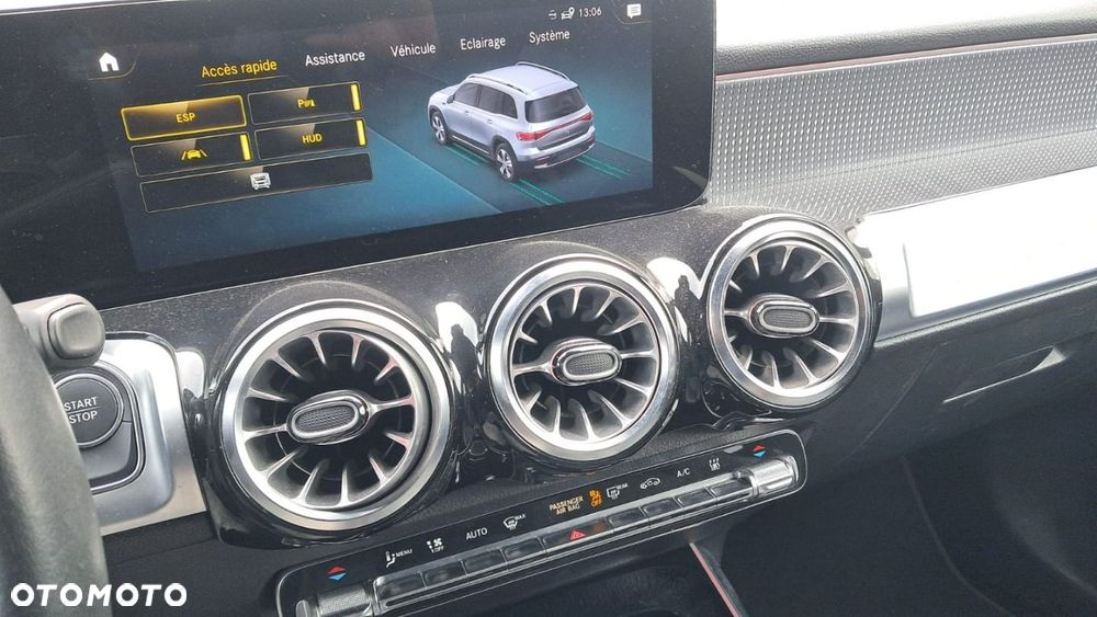 Mercedes-Benz EQB - 12