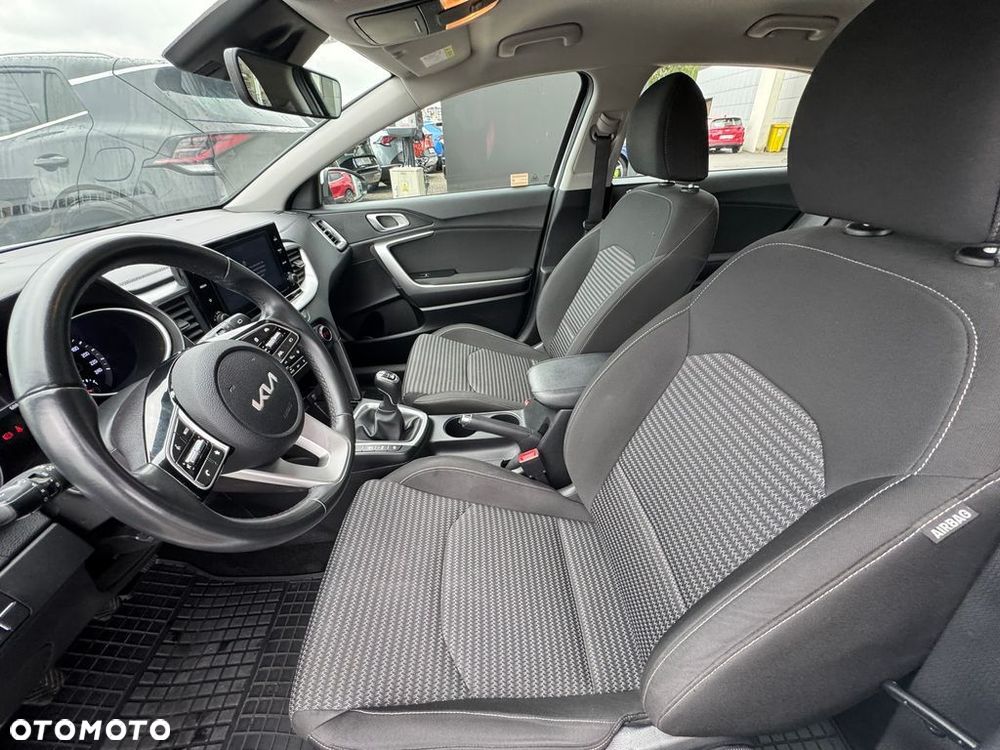 Kia Ceed 1.5 T-GDI M - 10