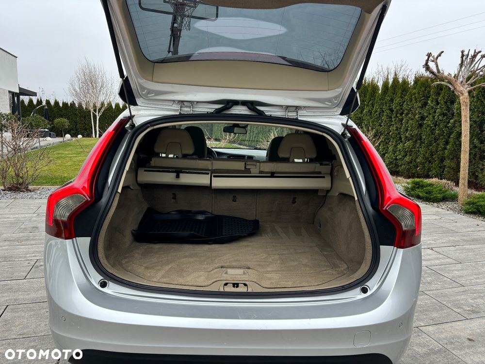 Volvo V60 DRIVe - 33