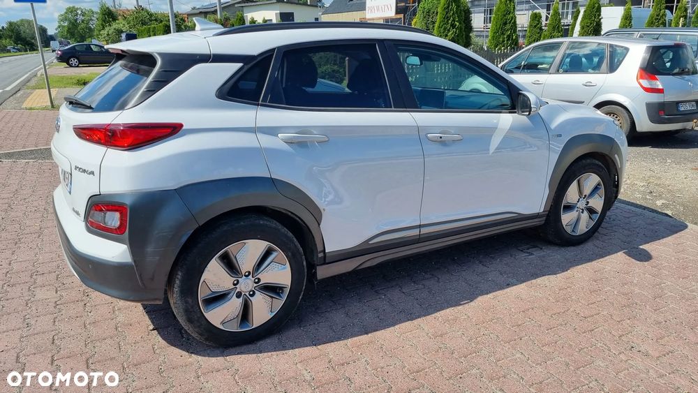 Hyundai Kona 64kWh Executive - 15