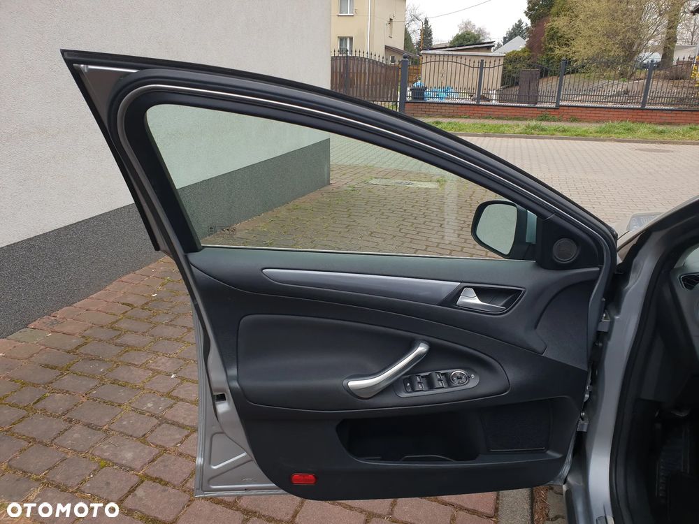 Ford Mondeo 2.0 TDCi Titanium X - 22