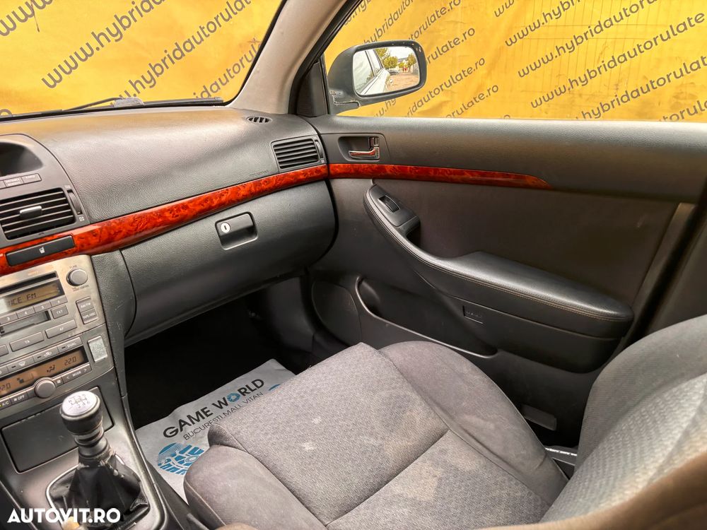 Toyota Avensis 2.2 D-4D Business - 19