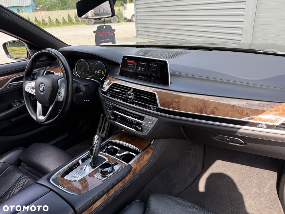 BMW Seria 7 750Li xDrive - 35